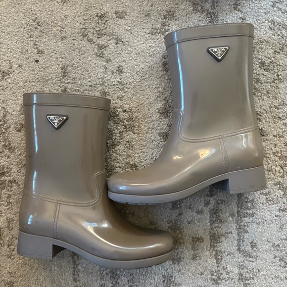 💯 PRADA Women's Gray Rain Boots Size 39 - Picture 1 of 11